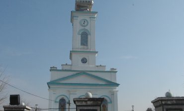 Clopote trase prin satelit la Biserica Sârbească din Moldova Veche