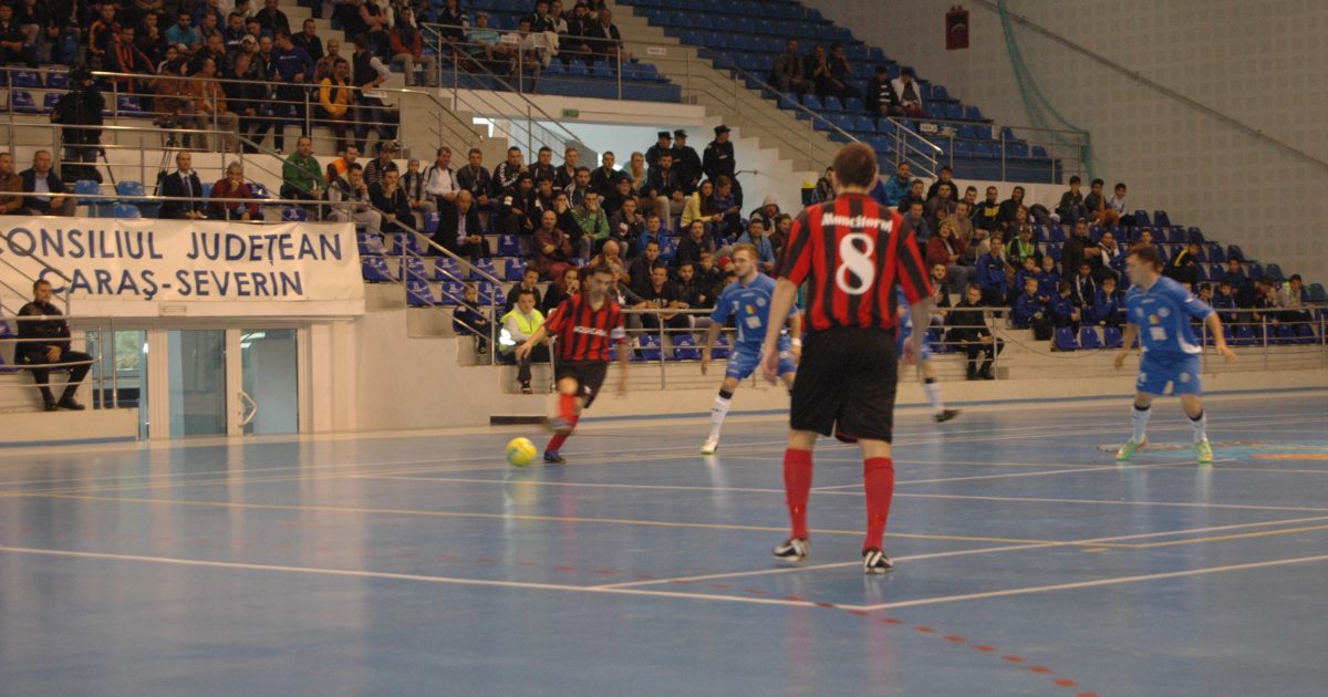 Una caldă, una rece la Futsal