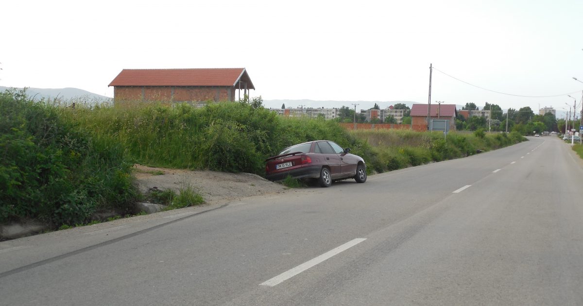 Răsturnat în şanţ, la Moldova Nouă