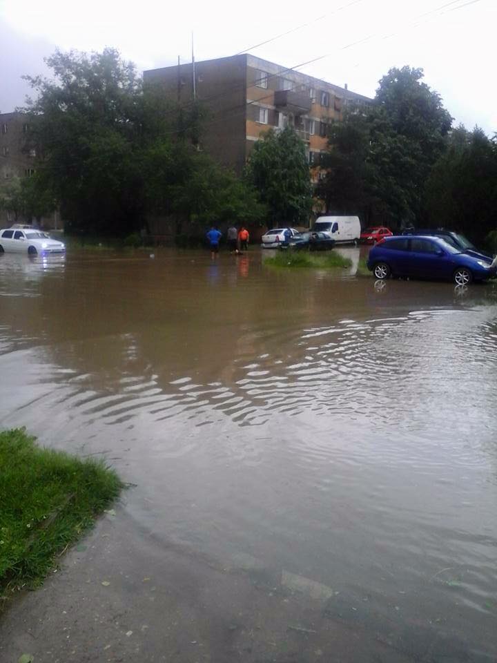 S-a dezlănțuit potopul la  Moldova Nouă