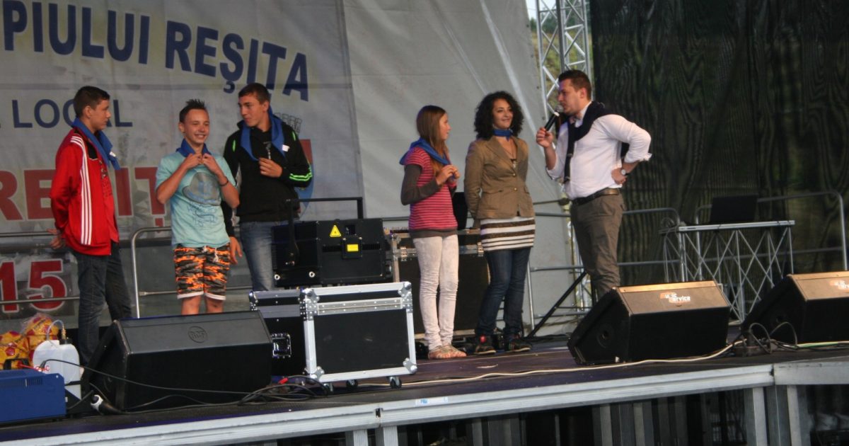 „Zilele Reşiţei”, sub ploaie şi umbrele