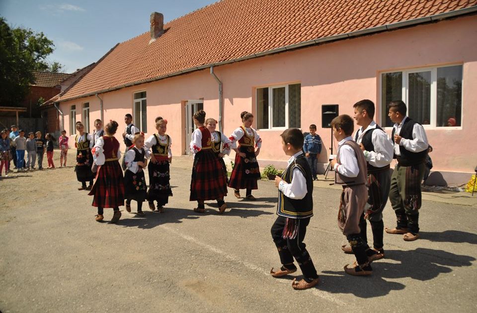 Comuna Socol îmbracă straie de sărbătoare!