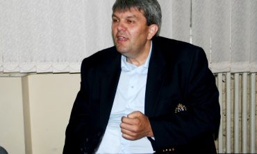 Primarul oraşului Băile Herculane, Nicuşor Vasilescu, este cercetat pentru abuz în serviciu