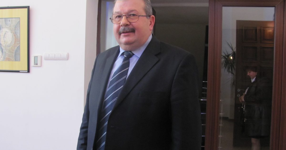 Reabilitare termica cu probleme la Moldova Noua!