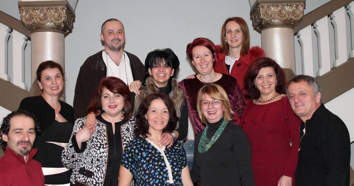 O lansare cu cântec, învăţături şi comedie, la Palatul Cultural din Reşiţa