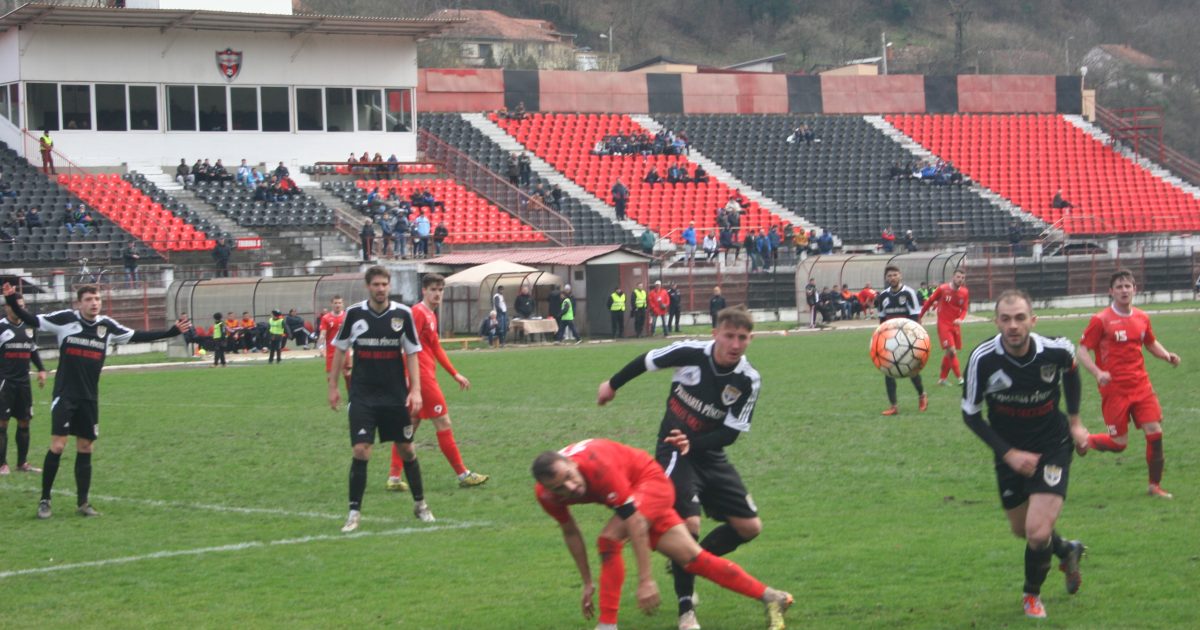 Şi cu noile achiziţii, Metalul Reşiţa a pierdut lamentabil, acasă! Metalul – Şoimii Pâncota 0-4