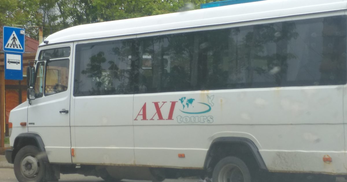 AXI, transportatorul local de călători, ,,intră în politică,, la Moldova Nouă!