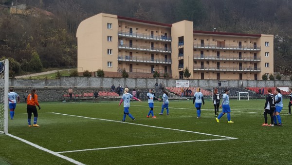 Echipa de fotbal feminin, ACS Banat Girls Reșița pregătește returul și are nevoie de întăriri