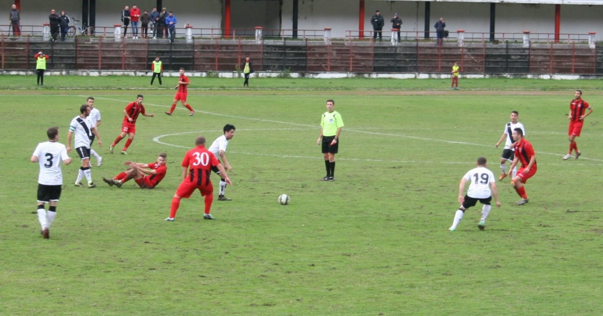 CSM Şcolar Reşiţa - AFC 1924 Alba Iulia 2-1 (1-0)