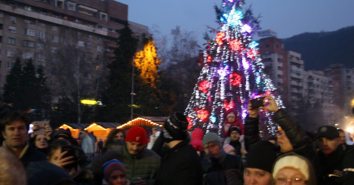 La Reşiţa s-au aprins luminile de sărbători