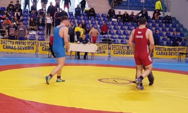 Aur și bronz pentru Reșița, în prima zi a Campionatului Național de Lupte