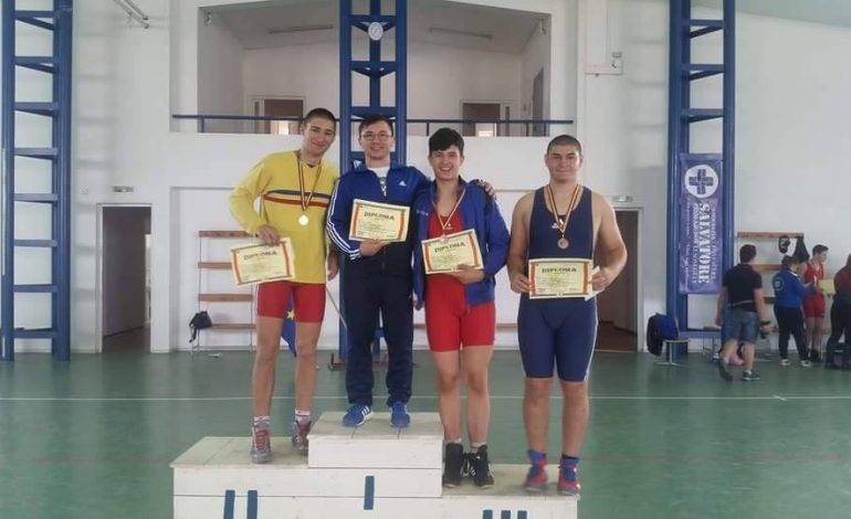 Luptătorii reșițeni, pe podium la Campionatul Național Școlar