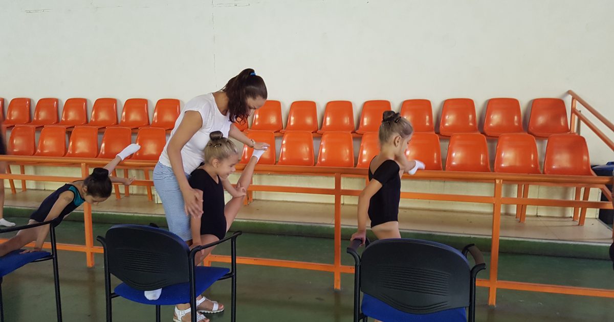 Gimnastele, înapoi la antrenamente