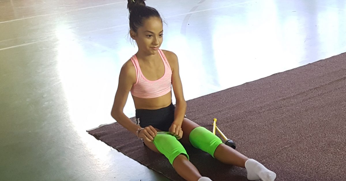 Gimnasta Larisa Ristea a revenit la Reșița, după o experiență frumoasă la lot