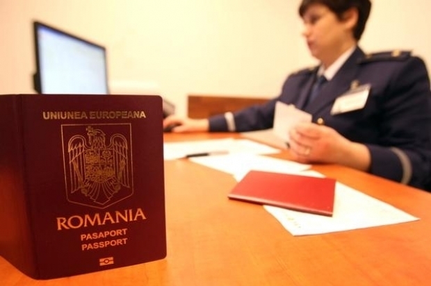Executivul a extins valabilitatea paşapoartelor emise de România.