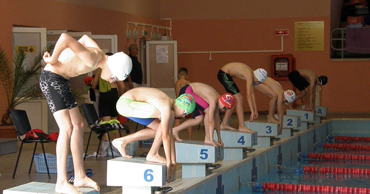 La finalul Campionatului Național Școlar de Înot, 10 medalii au rămas la Reșița!