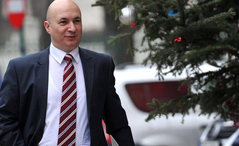 Codrin Ștefănescu descalecă două zile în Caraș-Severin