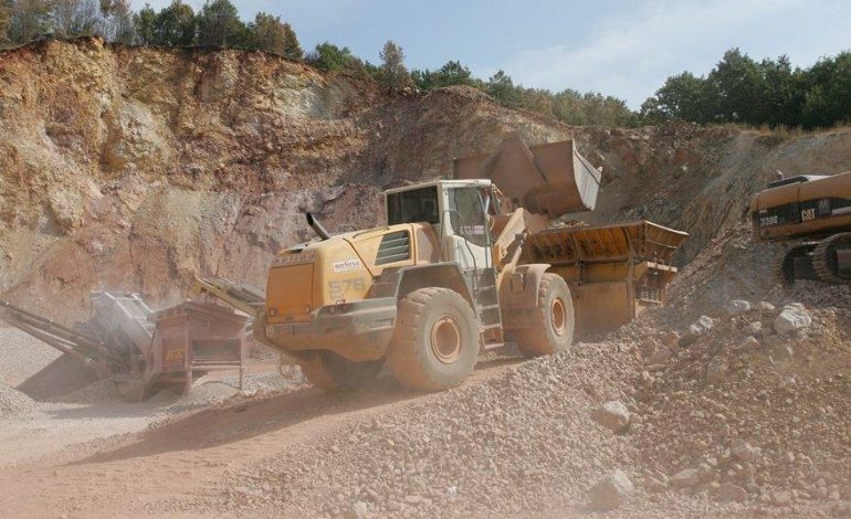 Resursele naturale ale localității Moldova Nouă, la mare căutare, dar la preț de nimic!