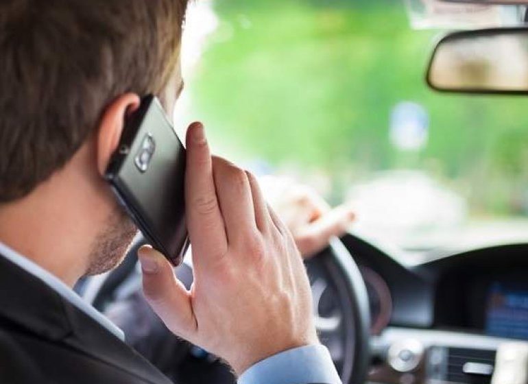 Pedepse dure pentru cei ce vorbesc la telefon la volan