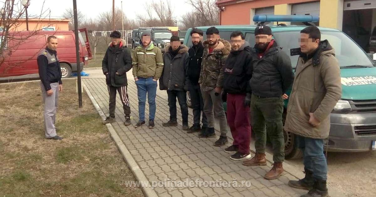 Șaisprezece cetățeni străini, opriţi la frontiera cu Serbia