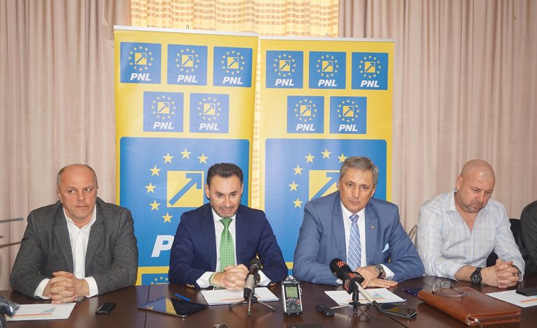 Sondaj PNL: Mocioalcă, cel mai contestat politician din județ