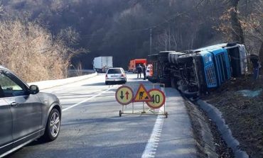 Accident pe DN 6, circulație îngreunată