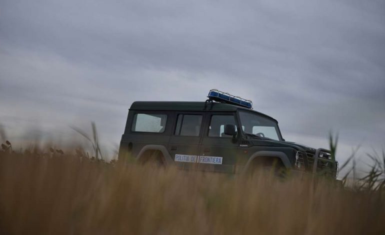 Afgan ,oprit cu focuri de arma pe granita