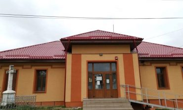 Cămin nou pentru sătenii din Răchitova, Primăria Oravița a tăiat panglica noului edificiu cultural
