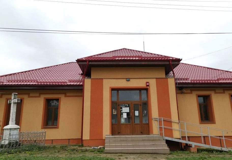 Cămin nou pentru sătenii din Răchitova, Primăria Oravița a tăiat panglica noului edificiu cultural