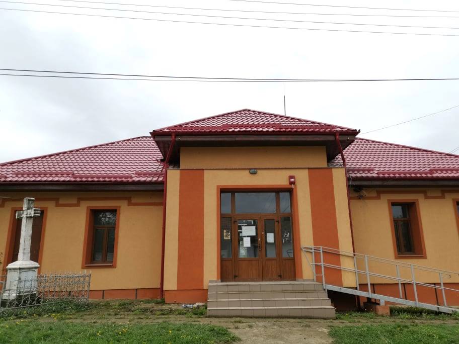 Cămin nou pentru sătenii din Răchitova, Primăria Oravița a tăiat panglica noului edificiu cultural