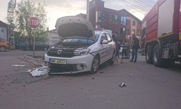 Accident rutier in Oravita ,cu mașina Poliției, polițistul șofer este rănit