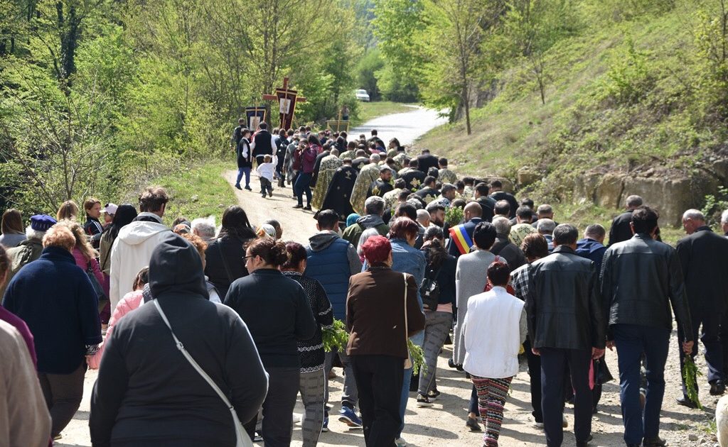 Procesiune religioasă la Ciudanovița