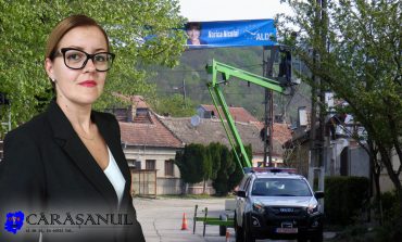 Electricienii primăriei Moldova Nouă implicaţi în campania electorală?
