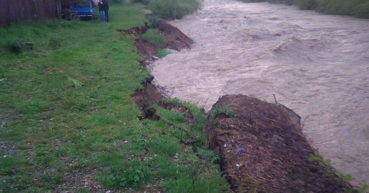 Malurile Sebeşului şi Boşneagului s-au rupt în urma fenomenelor hidrologice