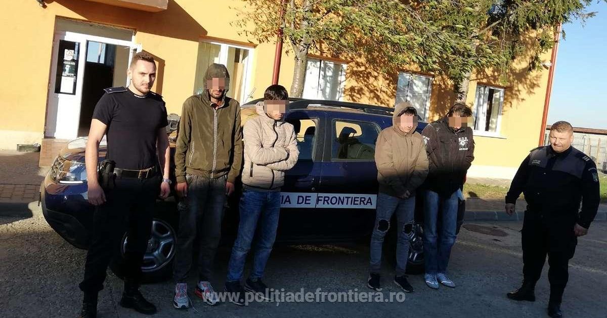 Poliţiştii de frontieră din cadrul Sectorului Poliţiei de Frontieră Naidăş - judeţul Caraş-Severin au depistat trei cetățeni afgani, care intenţionau să ajungă ilegal într-un stat din vestul Europei, cu ajutorul unui cetățean iranian.