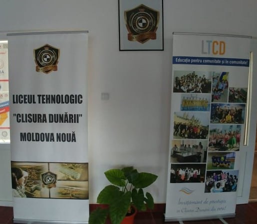 Liceul Tehnologic ”Clisura Dunării” Moldova Nouă ,,calcat,, de politisti!