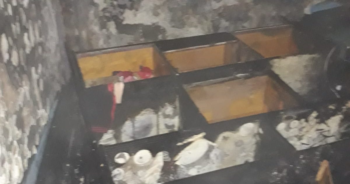 Incendiu într-un bloc părăsit