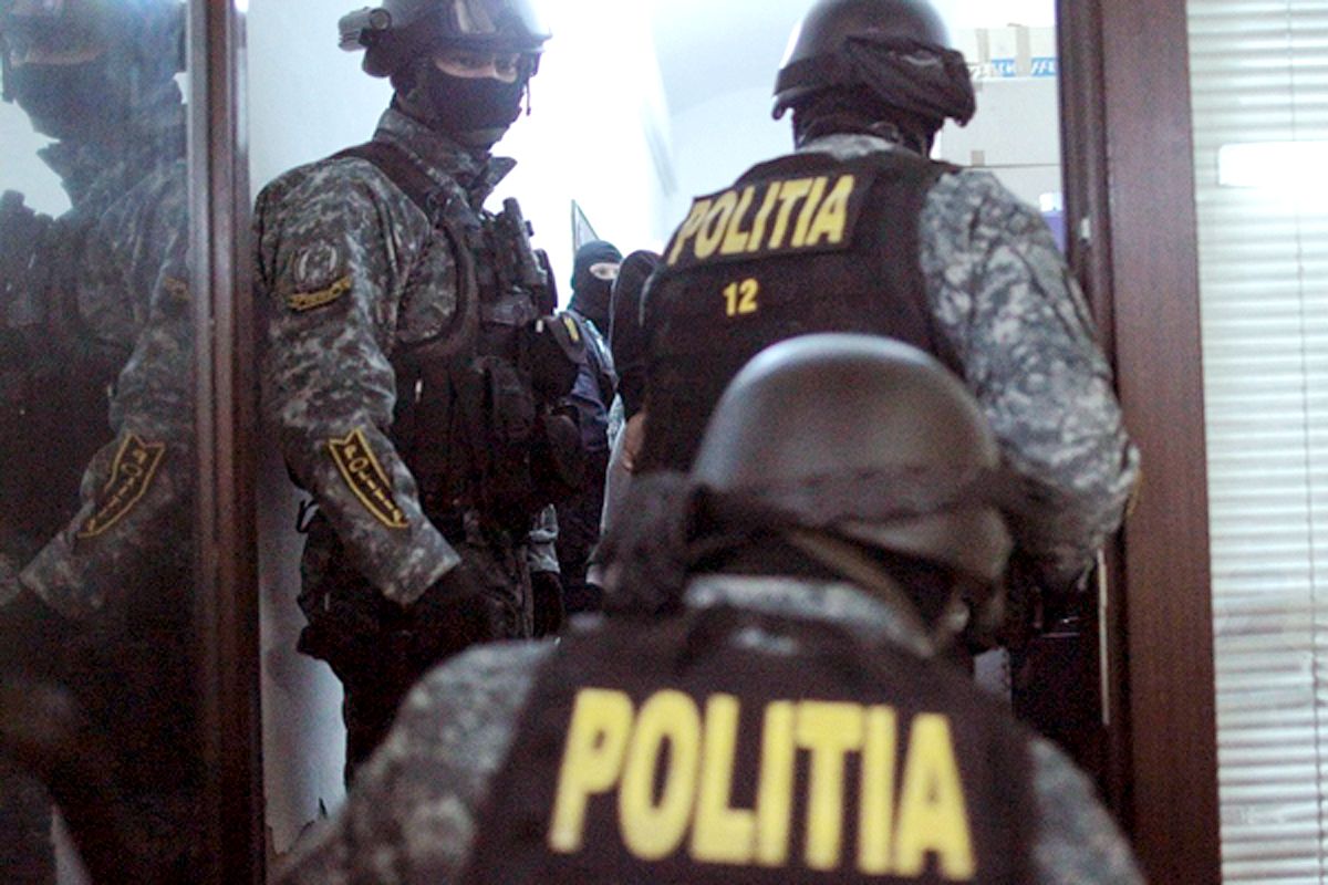 Acțiune în forță a Poliției  la Clubul ”El G”din Moldova Noua