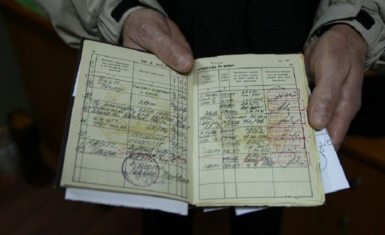 Cartile de munca la mare cautare pentru persoanele care au lucrat până la 31 decembrie 2010