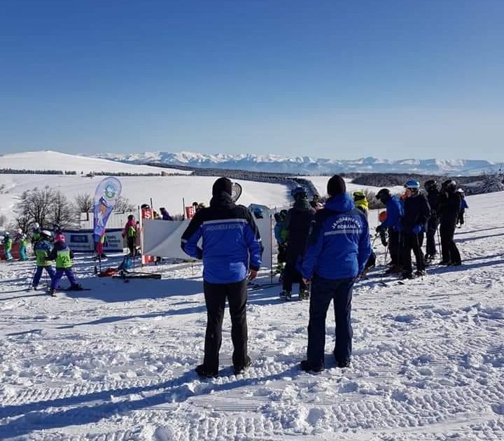 Zăpadă din belșug, se schiază în Munții Banatului