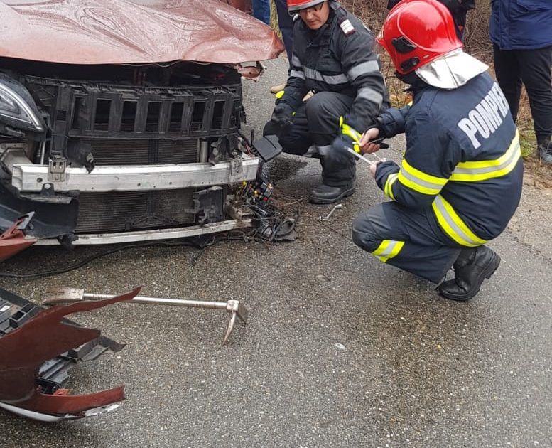 Primprocurorul Parchetului de pe lângă Judecătoria Oravița implicat într-un accident rutier la Lupac
