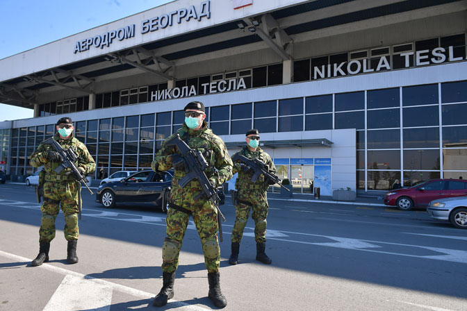 Serbia suspendă toate zborurile, Armata e la frontieră, nici un străin nu intră în țară
