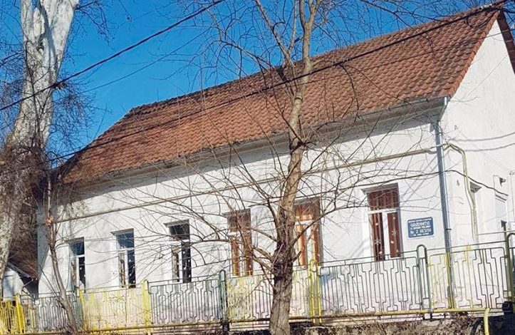 Două grădiniţe din Reşiţa vor fi reabilitate şi modernizate cu ajutorul fondurilor europene, investiţia totală fiind de 2,8 milioane de lei.