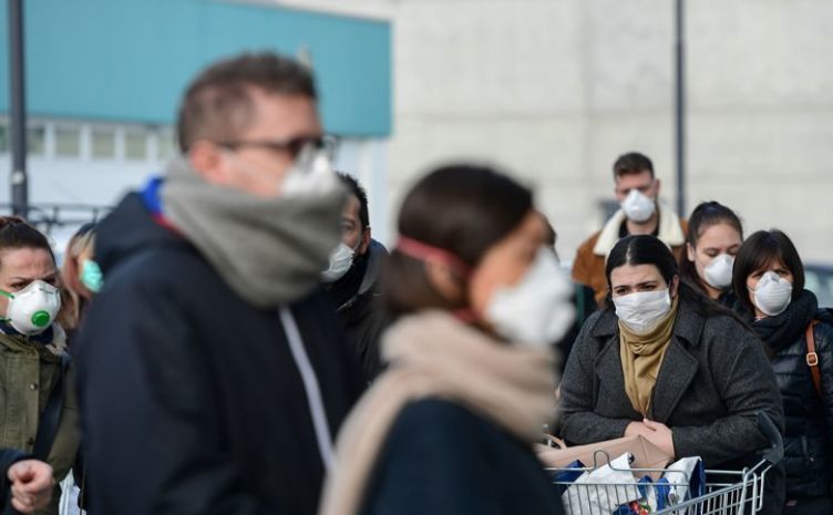 NEWS ALERT:În Timișoara devine obligatorie purtarea de mască și mănuşi în transportul public, magazine, instituții!
