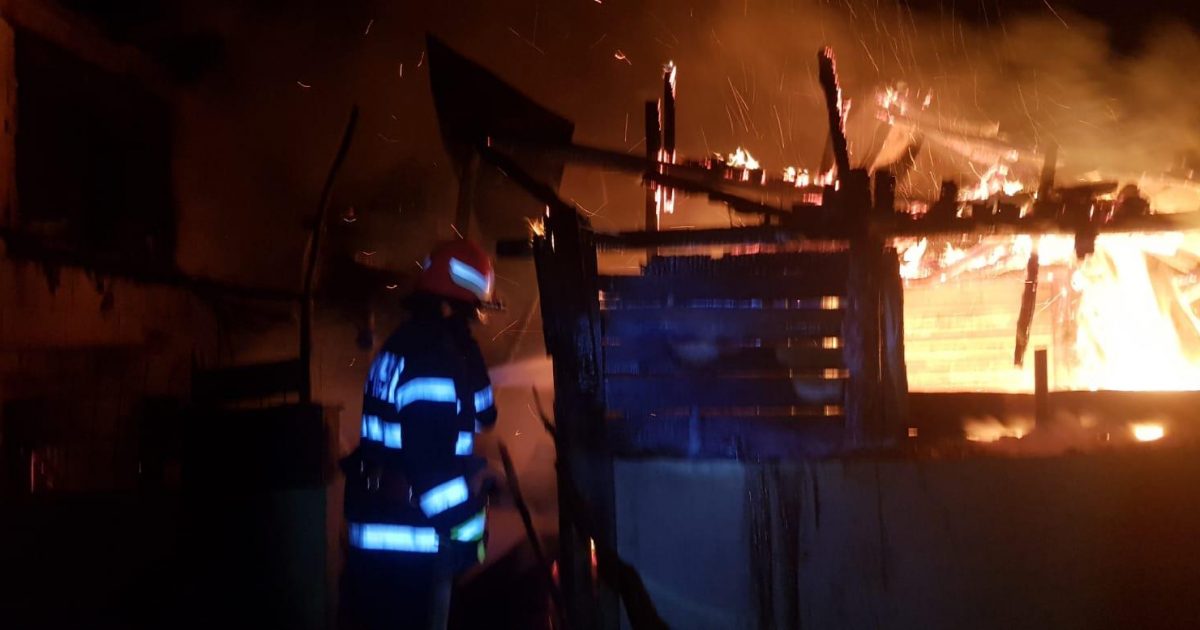 Incendiu la Moldova Nouă