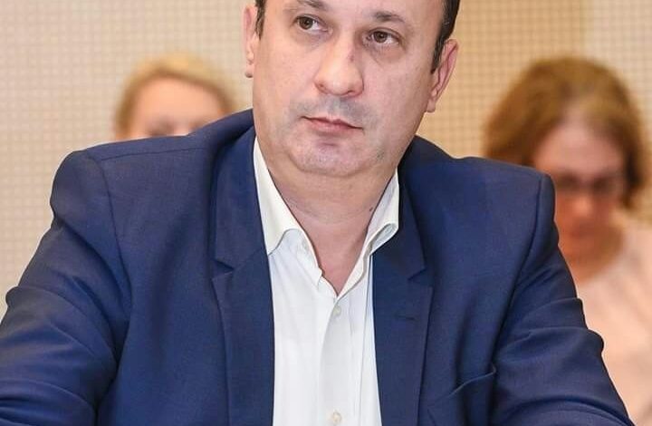 Declaraţia zilei aparţine lui Adrian Câciu, economist,imprumutam pentru ca unii sa exporte profituri sau venituri inainte de impozitare iar noi rămânem sa plătim datoriile. Și dobânda aferentă.
