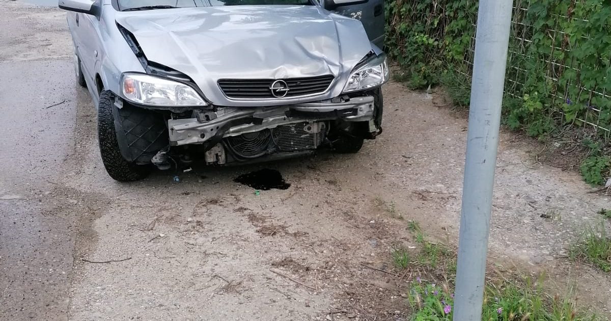 Accident auto pe strada Dunării din Moldova Nouă