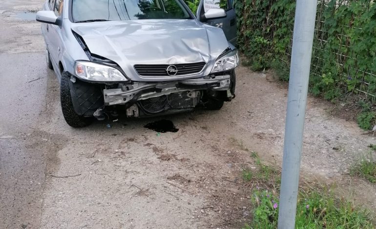 Accident auto pe strada Dunării din Moldova Nouă