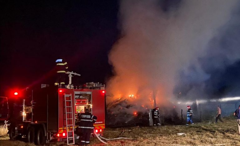 Incendiu de proportii la o gospodarie din satul Milcoveni -com. Berliște.