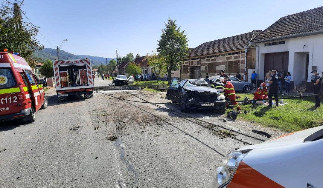 Accident auto  mortal in Comuna Zavoi!